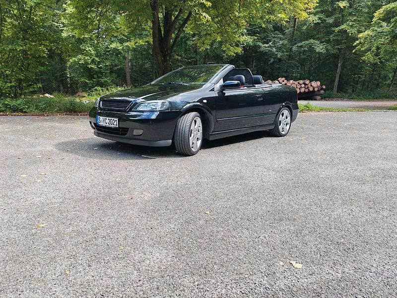 Schwarz Gebraucht 2006 Opel Astra Cabriolet Cabrio | 4.800 € - Bild 1/4