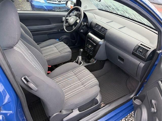 Gebraucht VW Fox Basis 54 PS (39 kW) 2005 Blau Kleinwagen