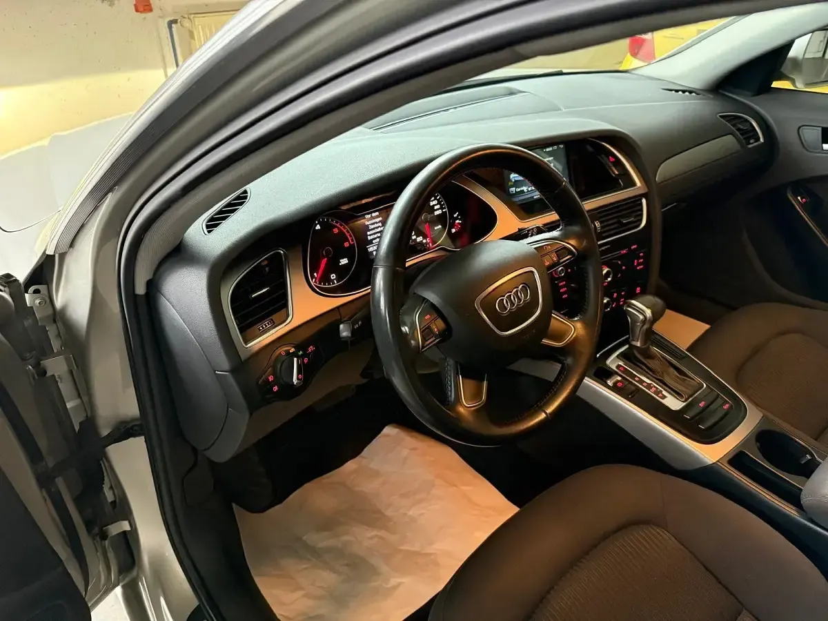 Gebraucht Audi A4 Attraction 143 PS (105 kW) 2013 Silber Kombi