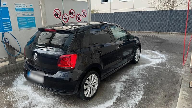 Gebraucht VW Polo 75 PS (55 kW) 2014 Schwarz Limousine