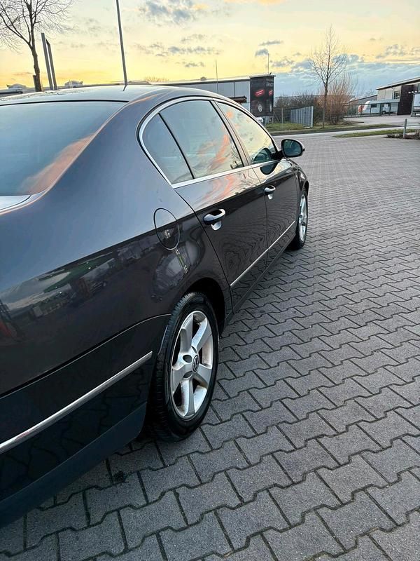 Gebraucht VW Passat 160 PS (117 kW) 2008 Grau Limousine