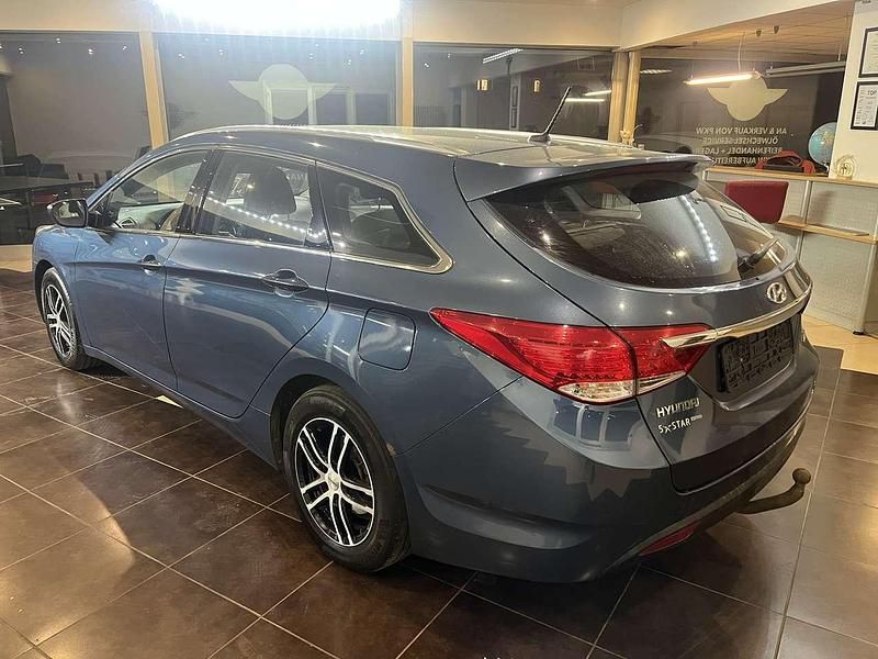 Gebraucht Hyundai i40 Edition 135 PS (99 kW) 2013 Blau Kombi