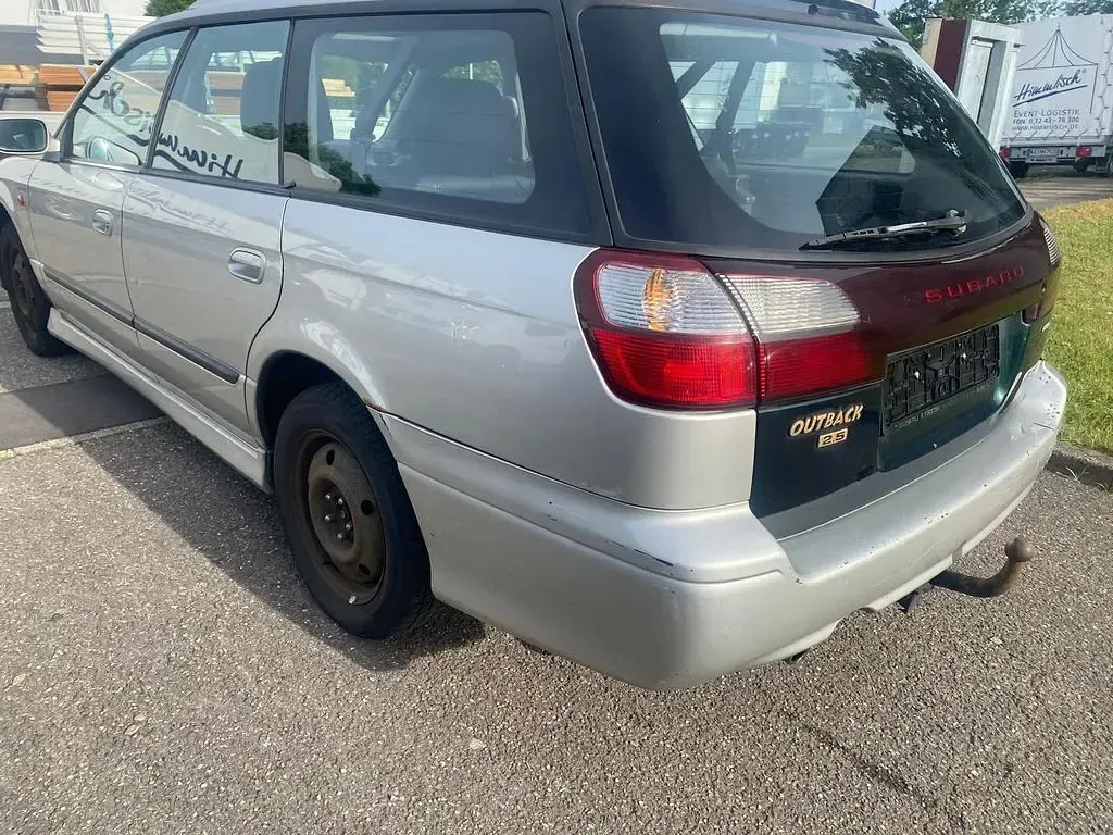 Gebraucht Subaru Outback 156 PS (114 kW) 2000 Silber Kombi