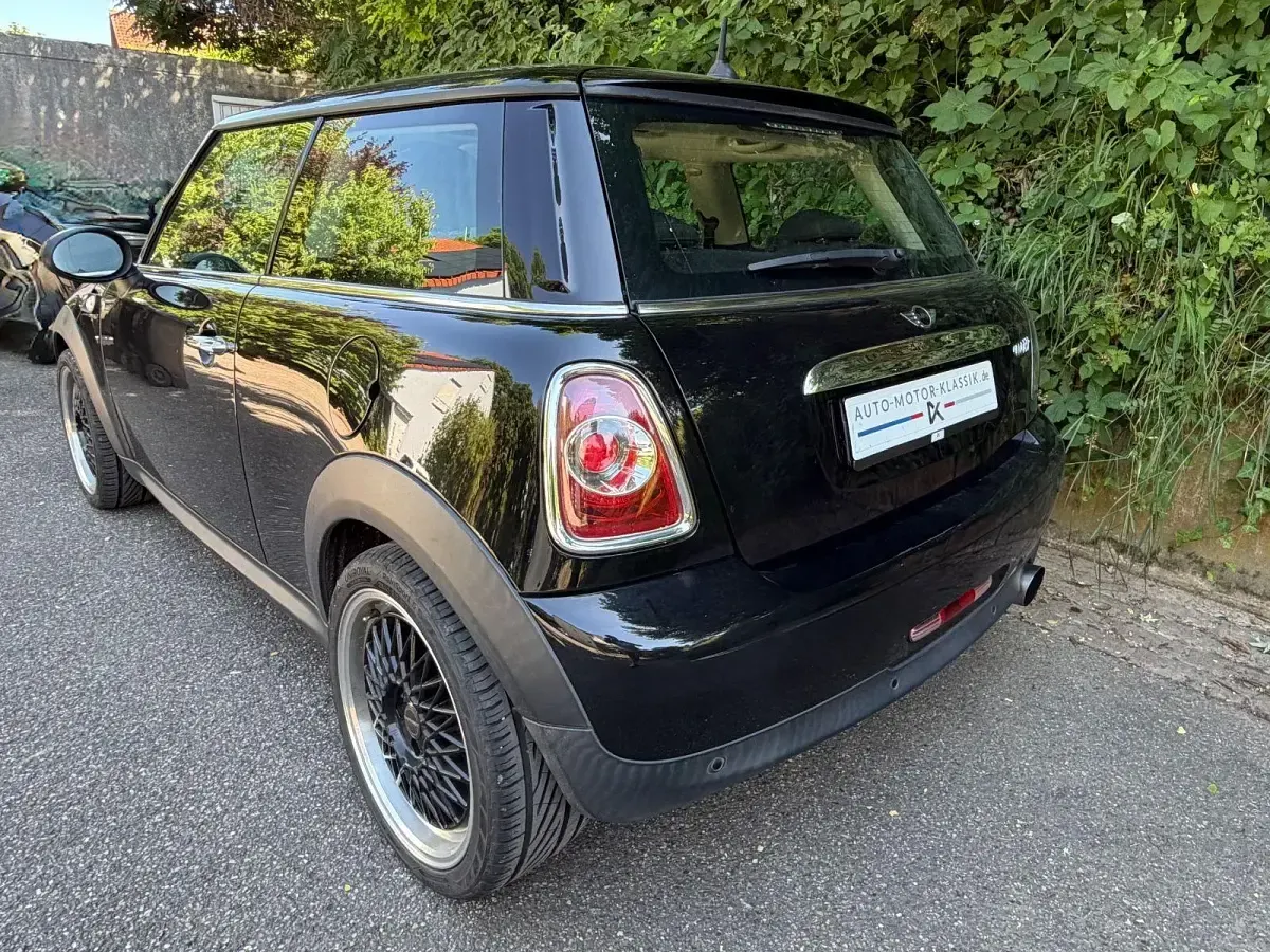 Gebraucht Mini Cooper 122 PS (89 kW) 2011 Schwarz Kleinwagen