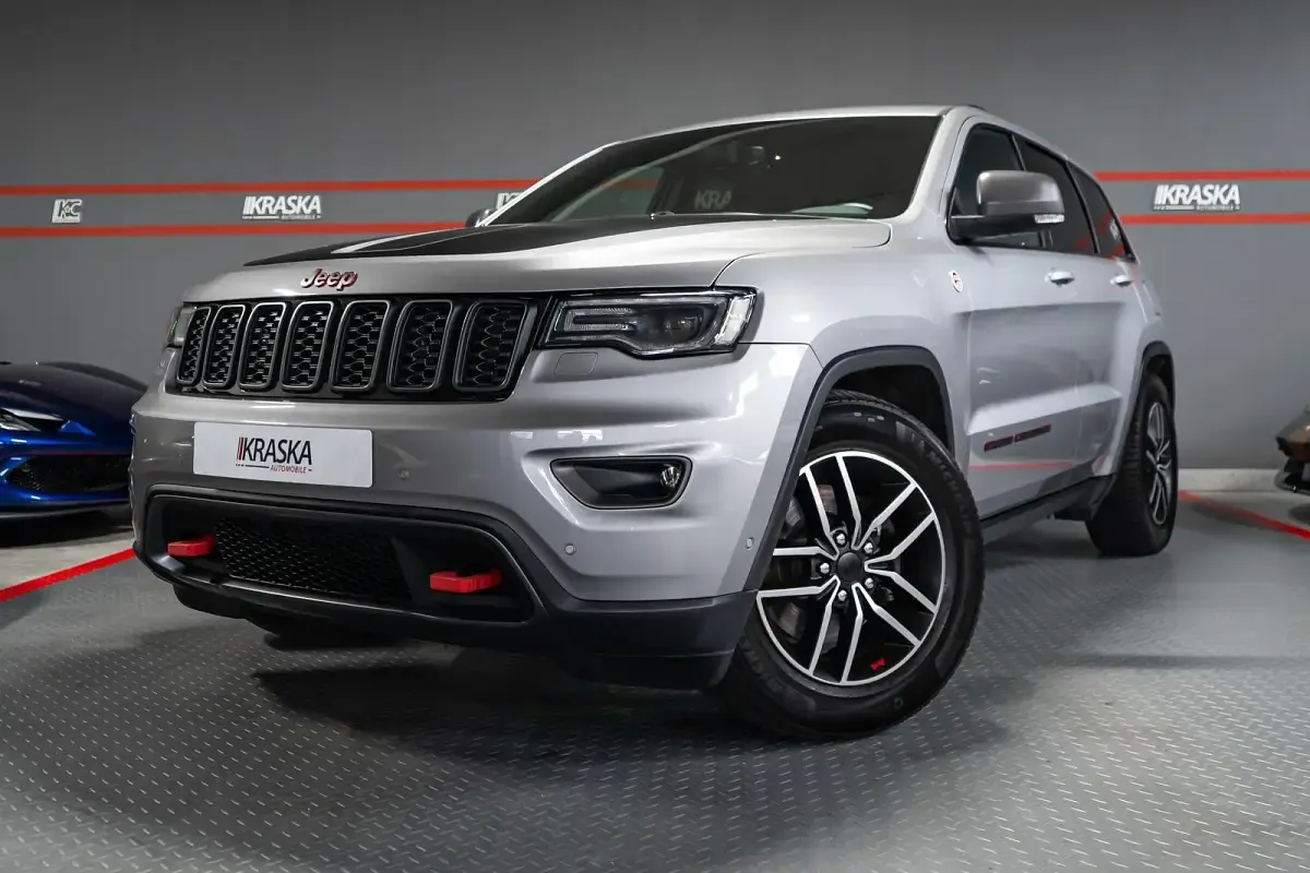 Gebraucht Jeep Grand Cherokee Trailhawk 250 PS (183 kW) 2019 Billet silver metallic clear coat SUV