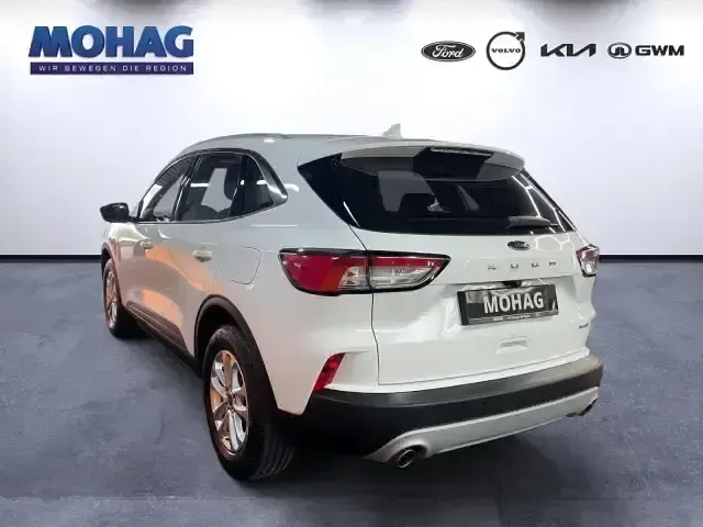 Używany Ford Kuga Titanium 225 KM (165 kW) 2022 Biały SUV