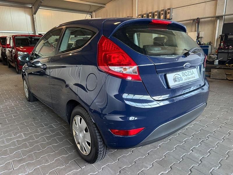 Gebraucht Ford Fiesta 82 PS (60 kW) 2011 Blau Kleinwagen