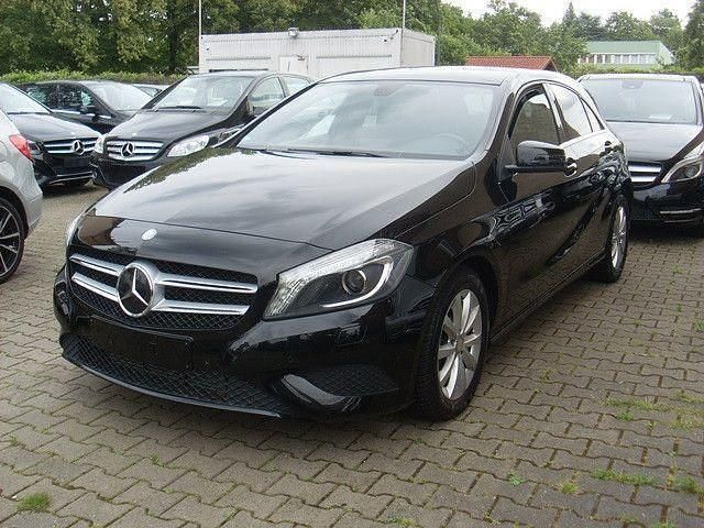 Schwarz Gebraucht 2012 Mercedes A200 Urban Limousine | 14.990 € (Fairer Preis) - Bild 1/4