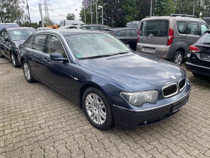 Gebraucht BMW 760L 445 PS (327 kW) 2003 Blau Limousine