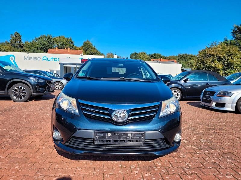 Gebraucht Toyota Avensis Life 150 PS (110 kW) 2012 Kombi
