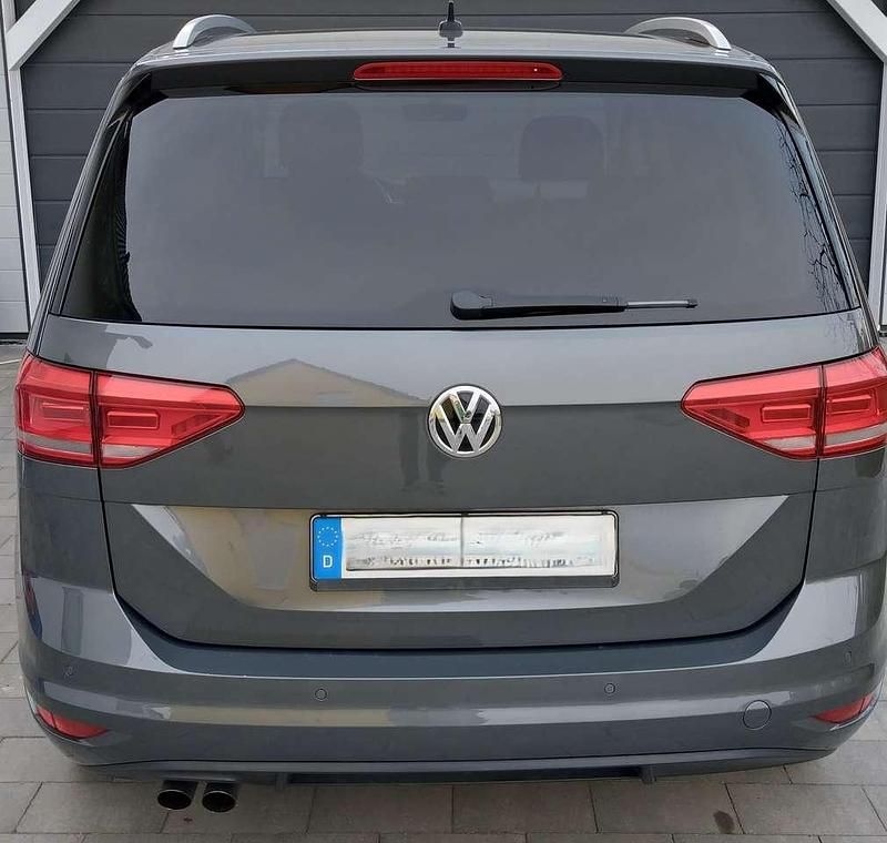 Gebraucht VW Touran Highline 150 PS (110 kW) 2016 Grau Van / Kleinbus