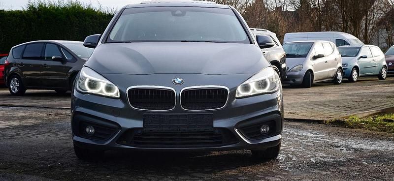 Gebraucht BMW 218 Advantage 150 PS (110 kW) 2016 Grau Kombi
