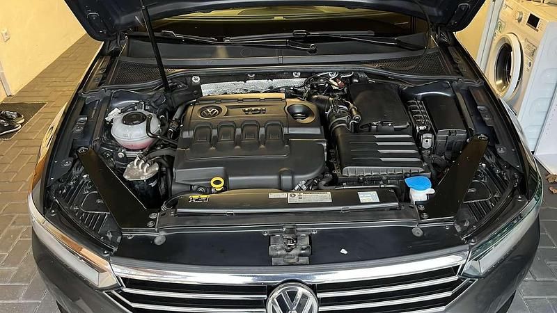Gebraucht VW Passat Highline 190 PS (139 kW) 2017 Kombi