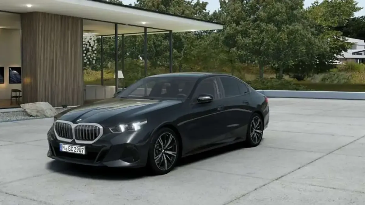 Neu BMW 520 M Sport 197 PS (144 kW) 2026 Grau Limousine