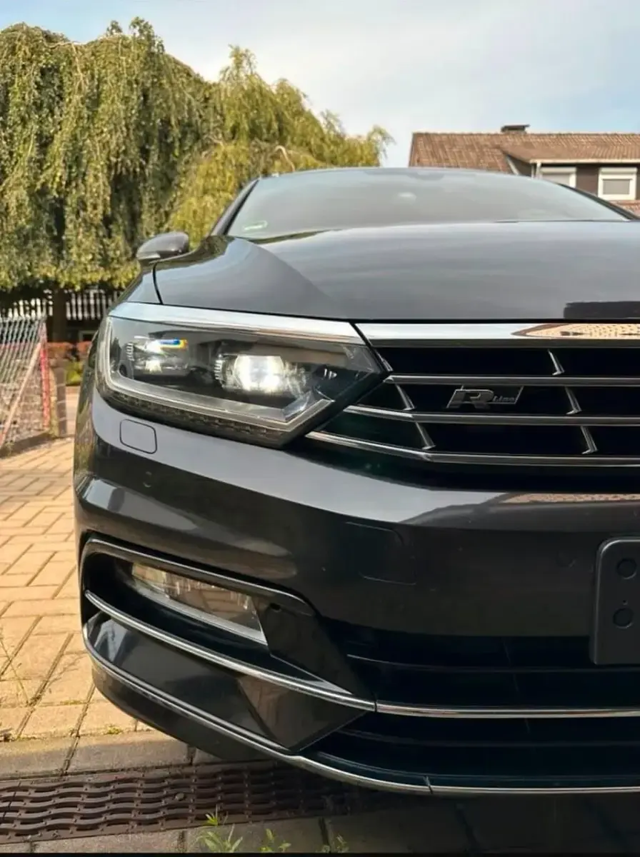 Gebraucht VW Passat R-line 190 PS (139 kW) 2019 Grau Kombi