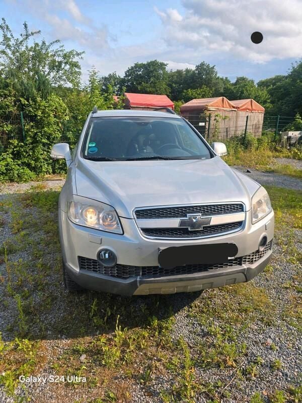 Silber Gebraucht 2008 Chevrolet Captiva SUV | 1.990 € (Superpreis) - Bild 1/4