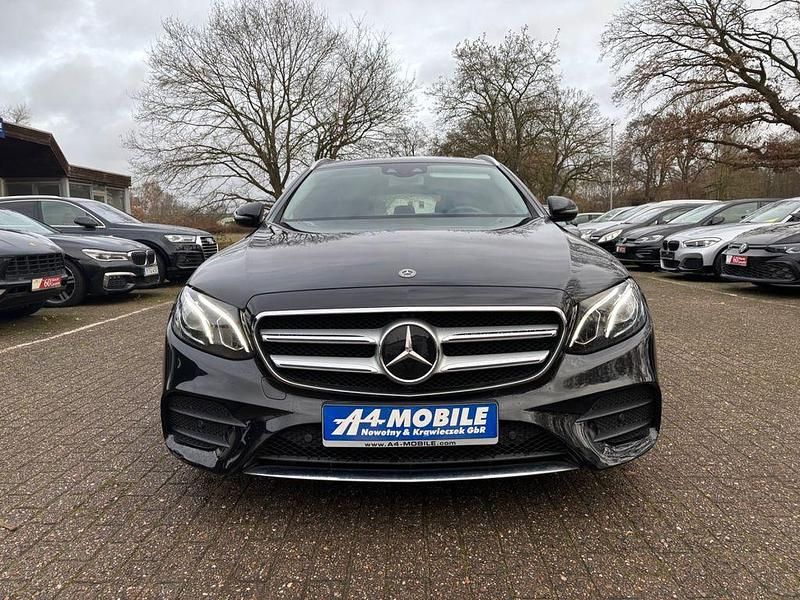 Gebraucht Mercedes E220 AMG 194 PS (142 kW) 2019 Schwarz Limousine