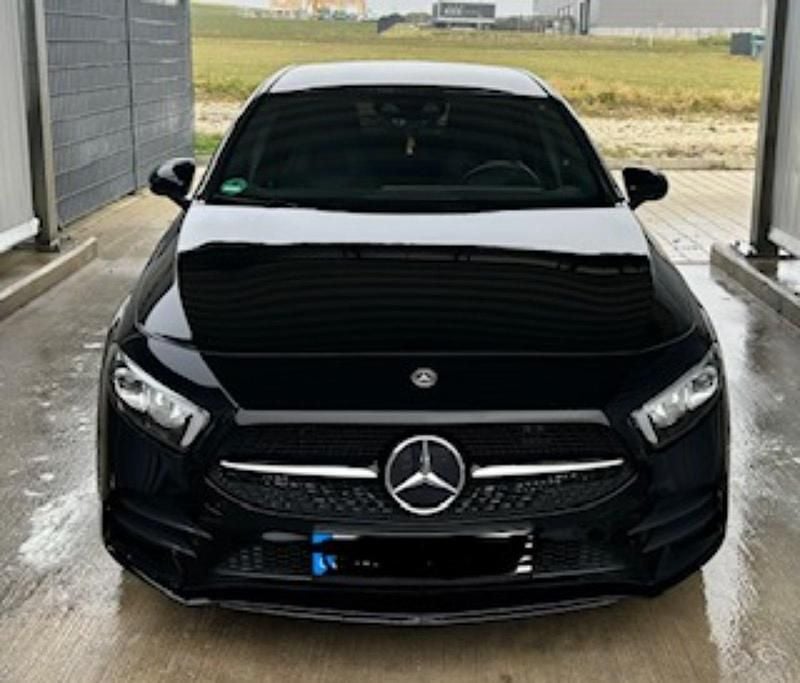 Schwarz Gebraucht 2020 Mercedes A250 AMG Limousine | 22.800 € (Guter Preis) - Bild 1/4