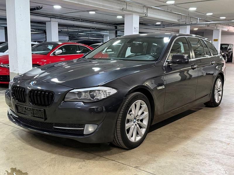 Gebraucht BMW 520 184 PS (135 kW) 2012 Grau Kombi