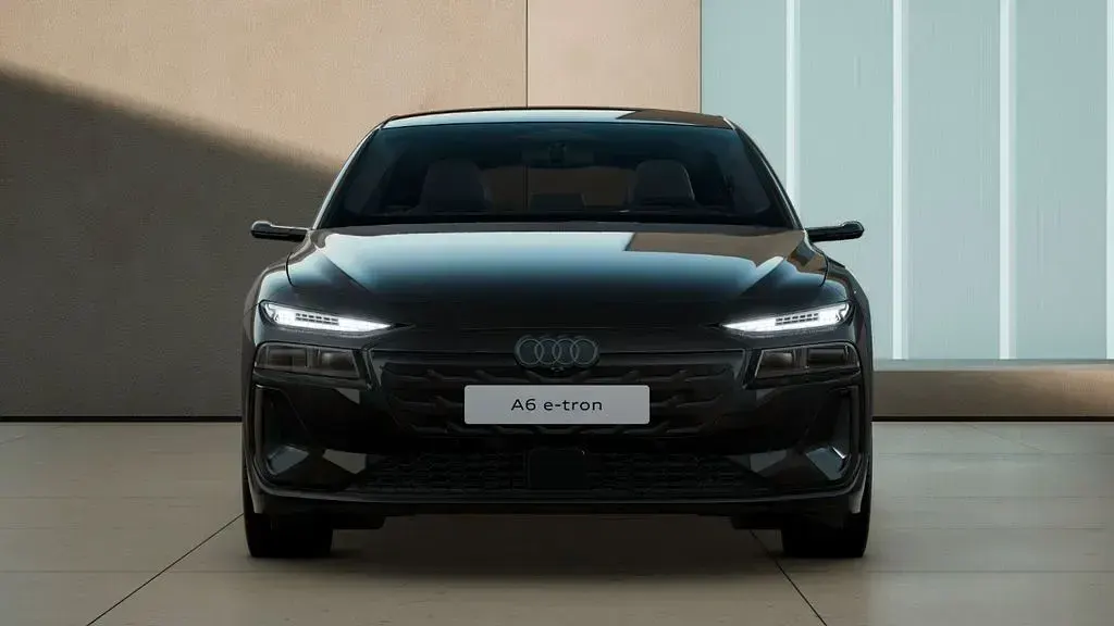 Gebraucht Audi A6 e-tron S-Line 269 kW (367 PS) 2025 Mythosschwarz metallic Kombi