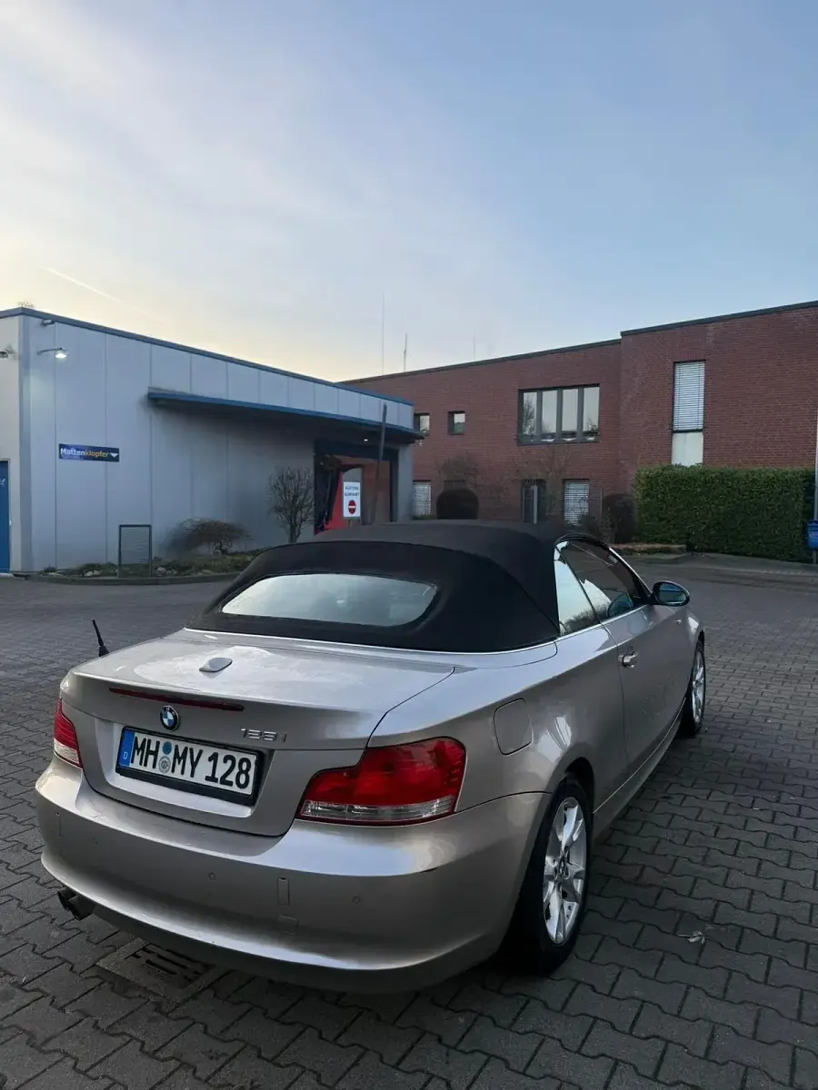 Gebraucht BMW 128 245 PS (180 kW) 2008 Beige Cabrio