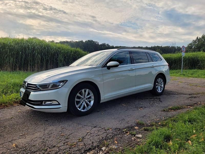 Gebraucht VW Passat 150 PS (110 kW) 2019 Weiß Kombi