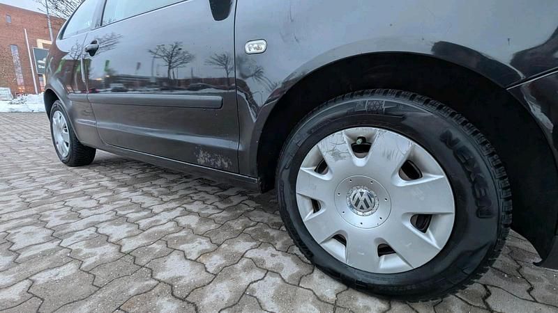 Gebraucht VW Polo 75 PS (55 kW) 2002 Schwarz Kleinwagen