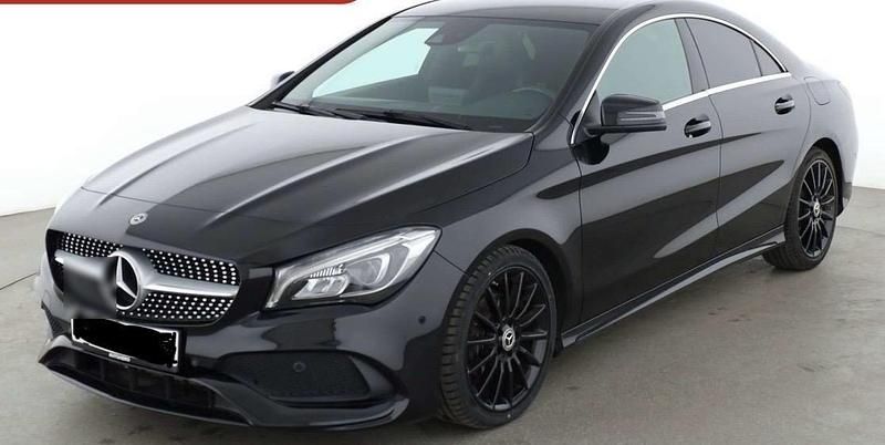 Schwarz Gebraucht 2018 Mercedes 200 AMG line Coupé | 24.500 € - Bild 1/4