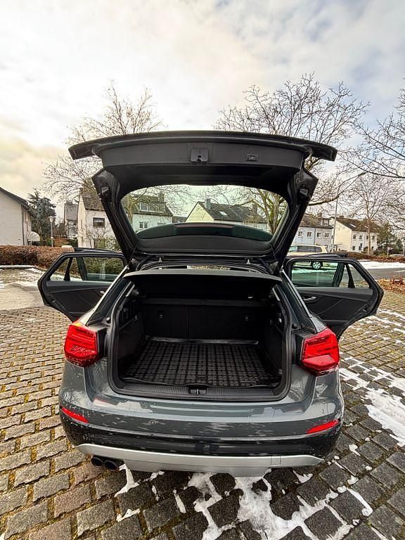 Gebraucht Audi Q2 Design 150 PS (110 kW) 2018 Grau SUV