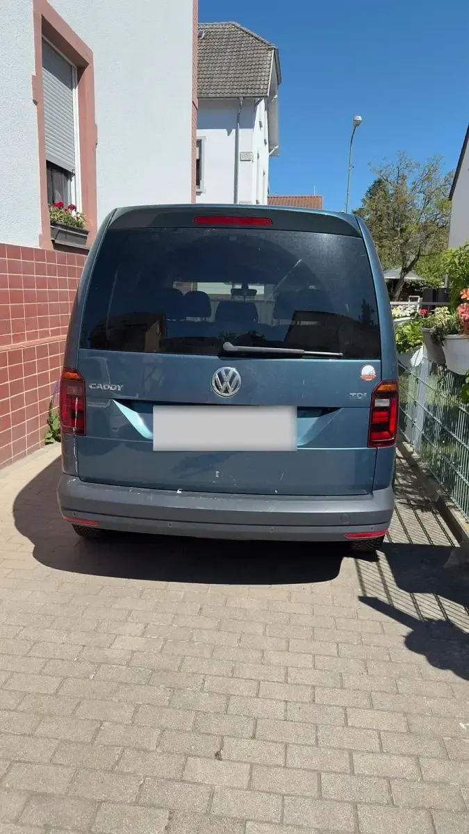 Usata VW Caddy 75 CV (55 kW) 2018 Verde Monovolume