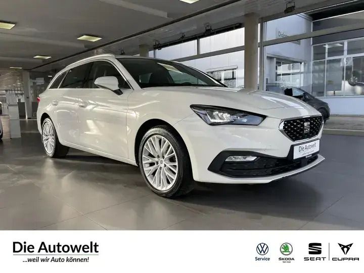 Candy weiß Gebraucht 2021 Seat Leon Kombi | 16.980 € (Fairer Preis) - Bild 1/4
