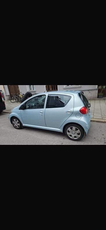 Blau Gebraucht 2007 Toyota Aygo Kleinwagen | 1.790 € (Fairer Preis) - Bild 1/4