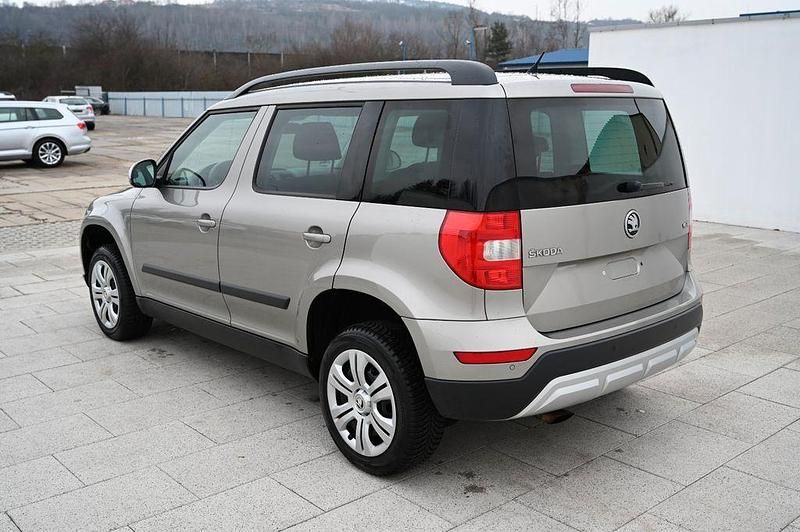 Gebraucht Skoda Yeti 105 PS (77 kW) 2015 Beige SUV