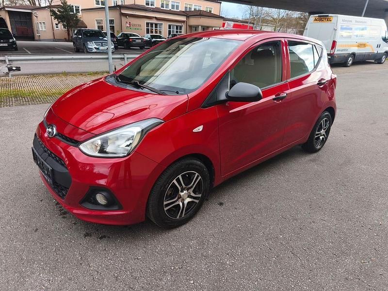 Gebraucht Hyundai i10 Style 67 PS (49 kW) 2014 Rot Kleinwagen