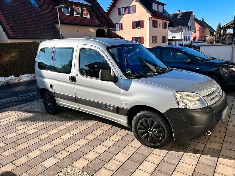 Gebraucht Citroën Berlingo 75 PS (55 kW) 2009 Silber Van / Kleinbus