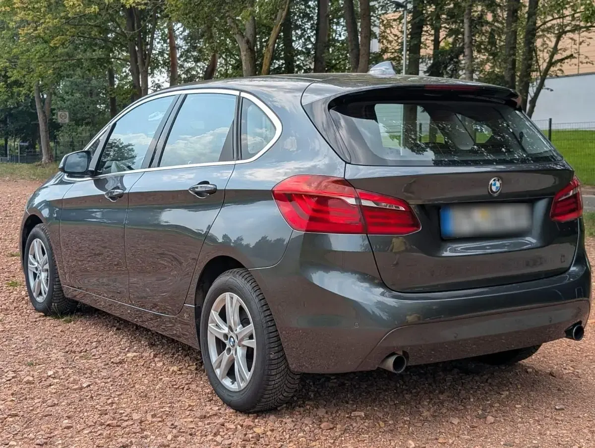 Gebraucht BMW 220 Active Tourer 192 PS (141 kW) 2016 Grau Van / Kleinbus