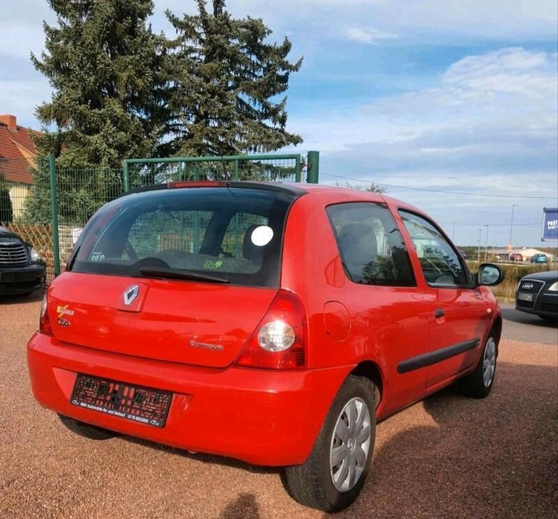 Gebraucht Renault Clio II Authentique 58 PS (42 kW) 2009 Rot Limousine