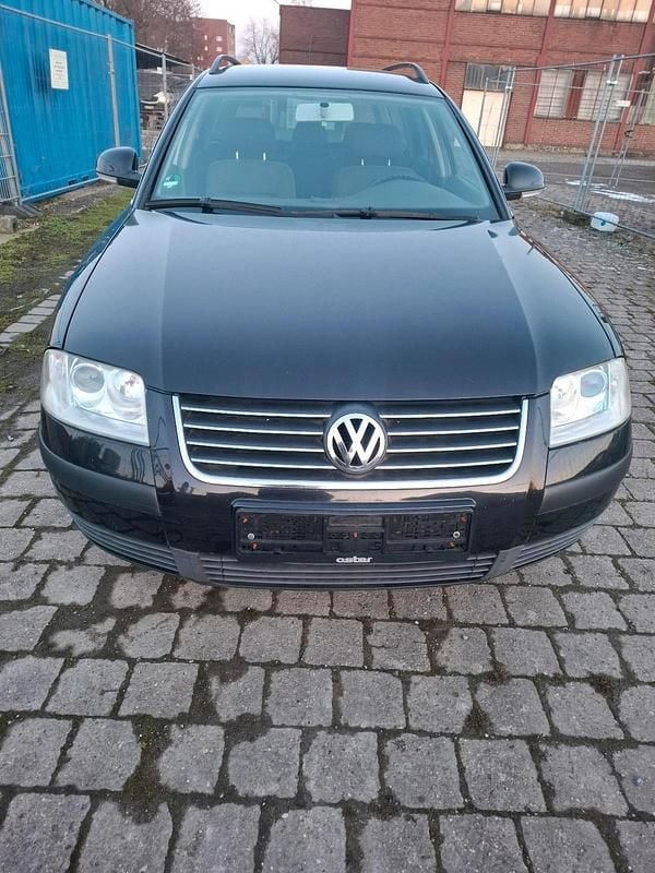 Gebraucht VW Passat 105 PS (77 kW) 2003 Schwarz Kombi
