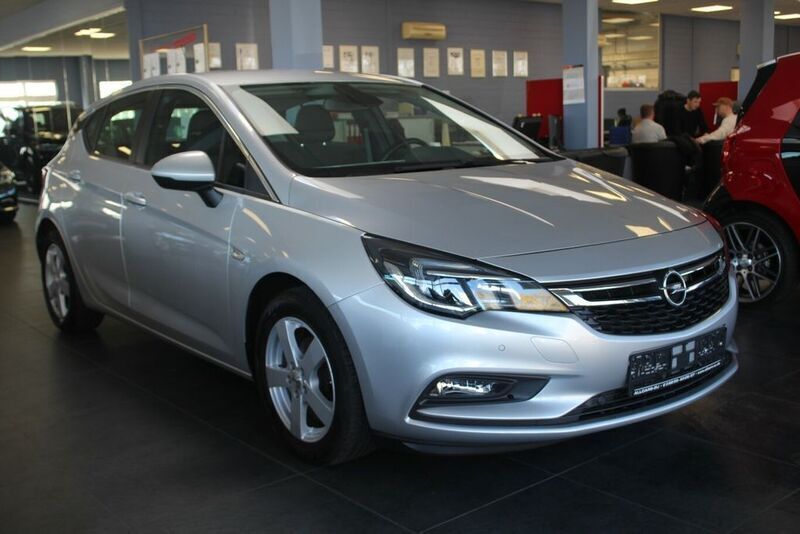 Silber Gebraucht 2016 Opel Astra Edition Limousine | 9.980 € (Fairer Preis) - Bild 1/4