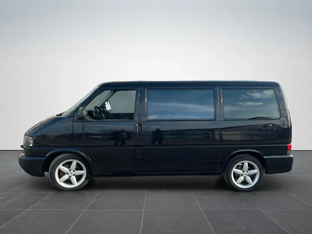 Gebraucht VW Multivan 102 PS (75 kW) 2002 Schwarz Van / Kleinbus
