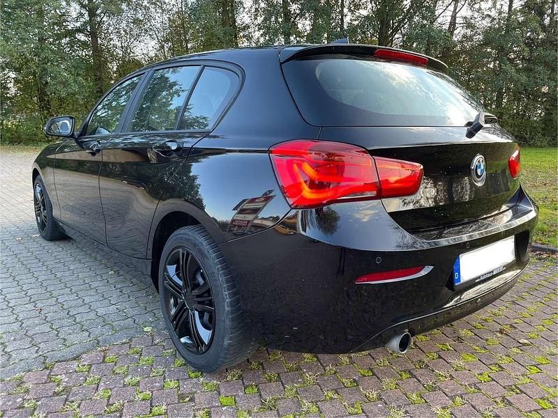Gebraucht BMW 116 Sport Line 109 PS (80 kW) 2017 Schwarz Kleinwagen