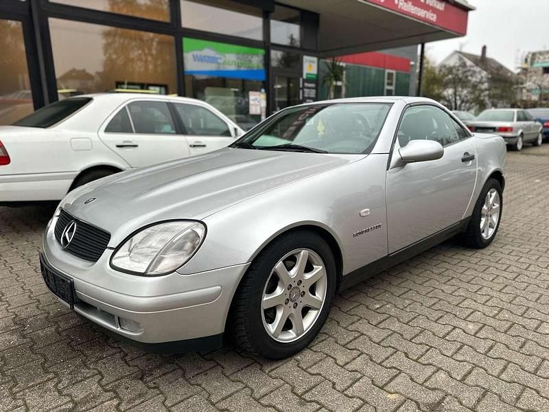 Gebraucht Mercedes SLK230 193 PS (141 kW) 1999 Silber Cabrio