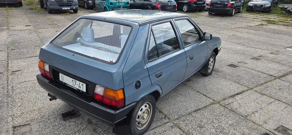 Gebraucht Skoda Favorit 63 PS (46 kW) 1988 Grau Kleinwagen