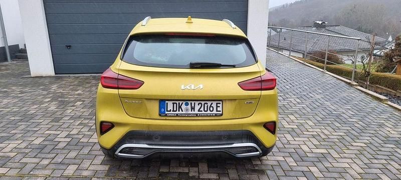 Gebraucht Kia XCeed Vision 141 PS (103 kW) 2023 Gelb SUV