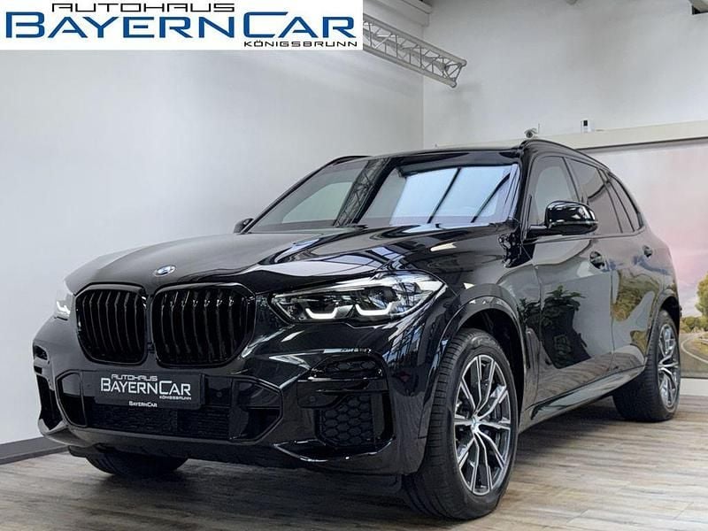 (0475) saphirschwarz metallic Neu 2025 BMW X5 Performance SUV | 299.900 € - Bild 1/4