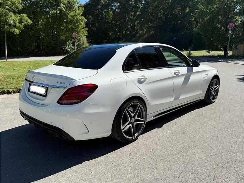 Weiß Gebraucht 2017 Mercedes C63 AMG AMG Limousine | 40.900 € (Guter Preis) - Bild 1/4