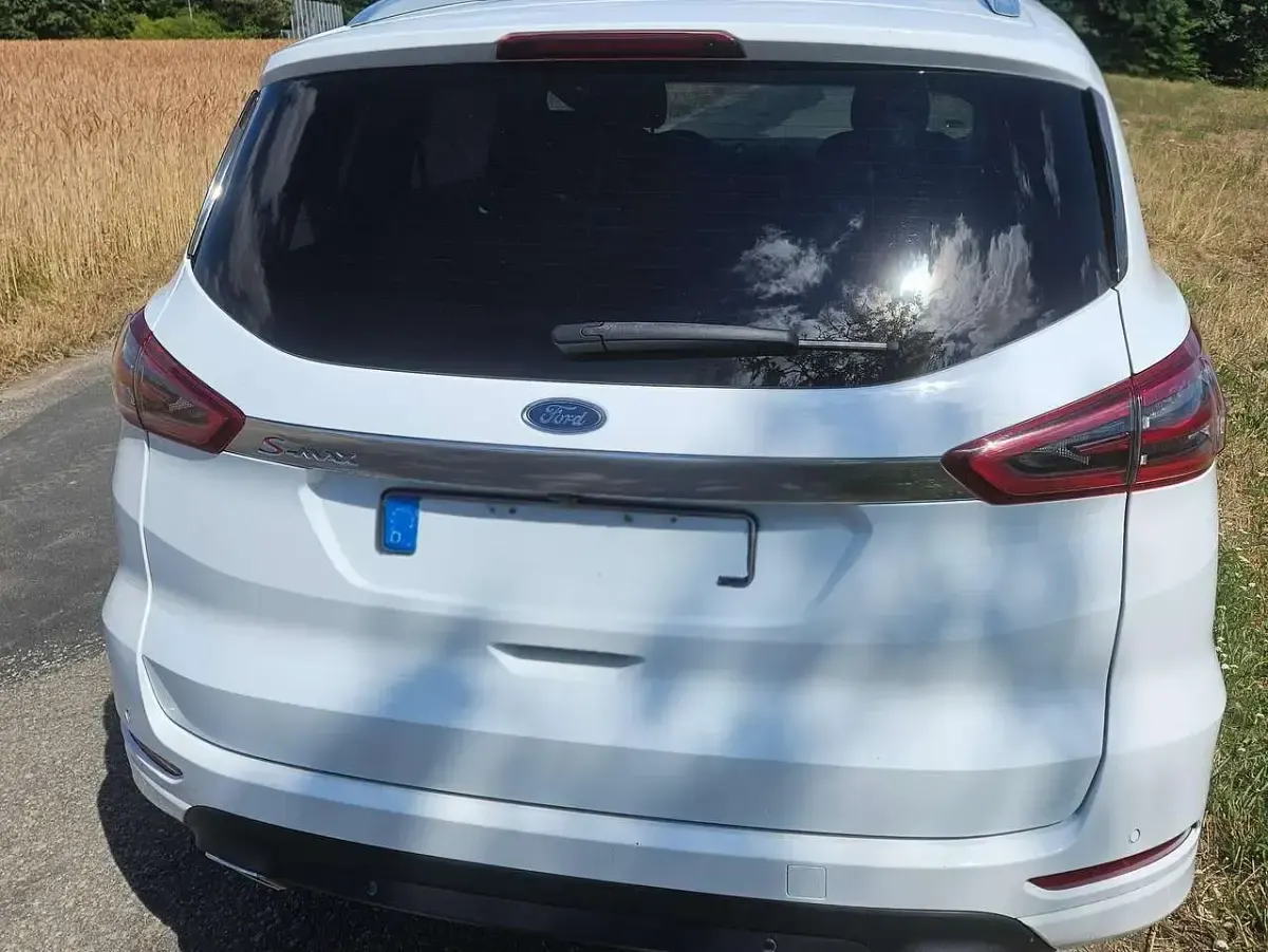 Gebraucht Ford S-MAX Titanium 190 PS (139 kW) 2018 Weiß Van / Kleinbus