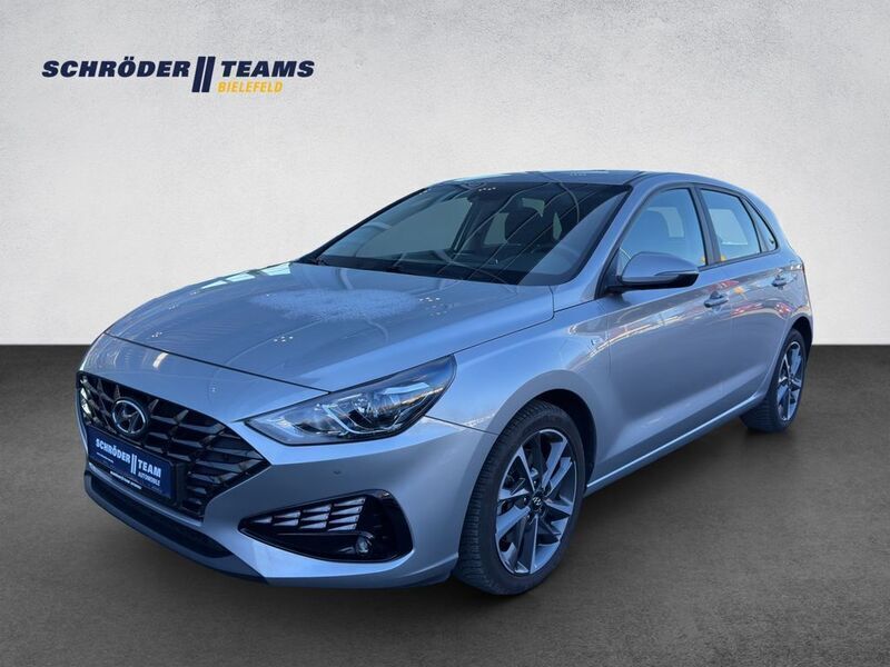 Silber Gebraucht 2023 Hyundai i30 Trend Limousine | 16.380 € (Fairer Preis) - Bild 1/4