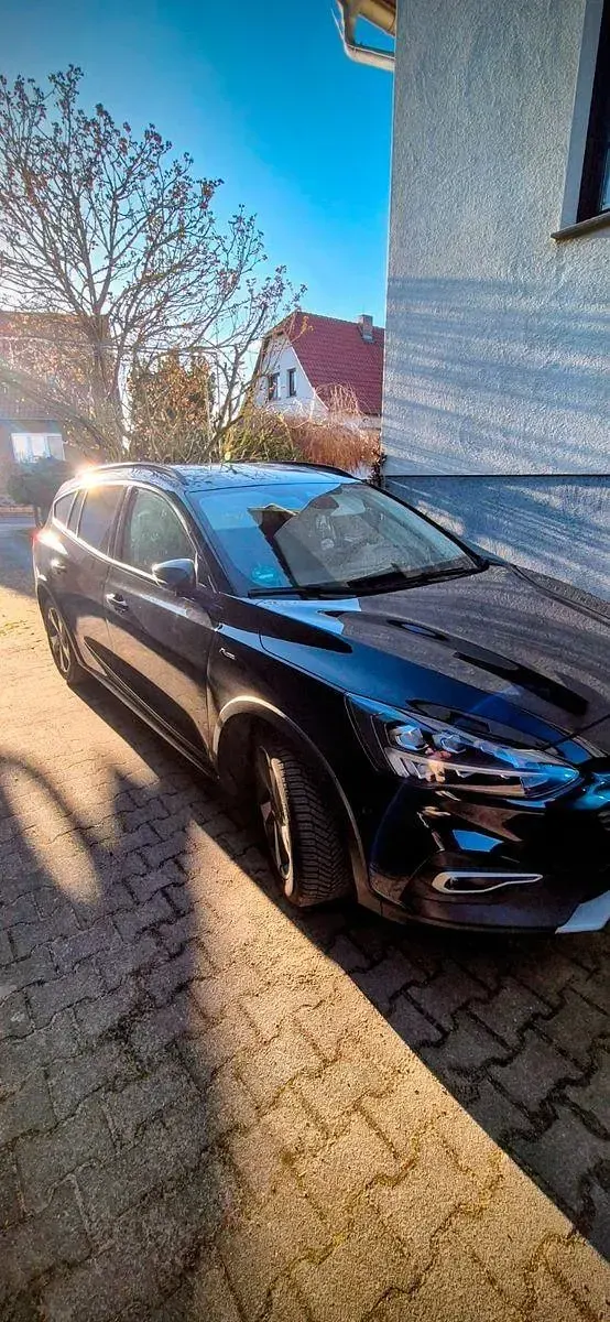 Gebraucht Ford Focus Active 150 PS (110 kW) 2020 Schwarz Limousine