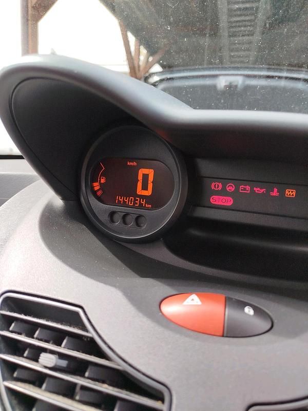 Usata Renault Twingo 58 CV (42 kW) 2009 Rosso Utilitaria